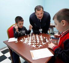 Büyükşehir’den okullara satranç sınıfı 