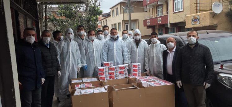 CHP Darıca vatandaşlara maske dağıttı