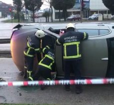 Sıkışan sürücüyü Büyükşehir itfaiyesi kurtardı
