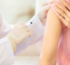 Kanser hastaları COVID-19 aşısını olmalı mı?