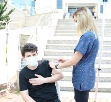 Büyükşehir personeli aşı oluyor