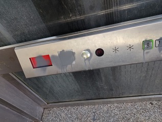 Çayırova’da asansörü kullanılmaz hale getirdiler