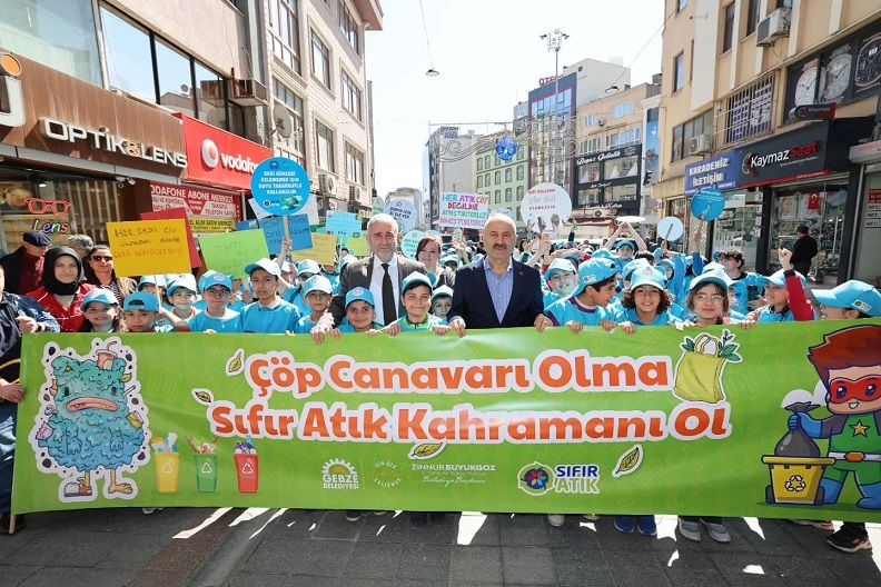 Gebze’de  anaokulu ve ilkokul öğrencileri topumda sıfır atığa destek