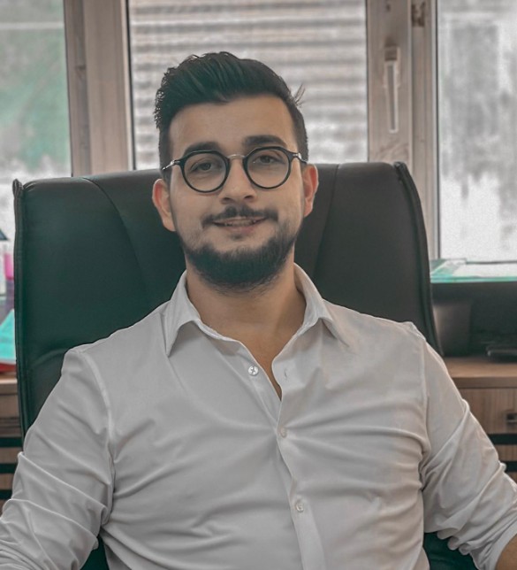 Niyazi Bay yazar fotoğrafı