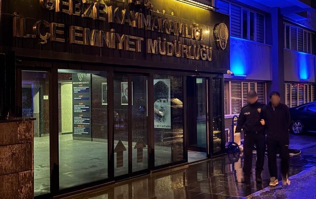 Hakkında “Uyuşturucu veya Uyarıcı Madde Ticareti Yapma veya Sağlama” suçundan