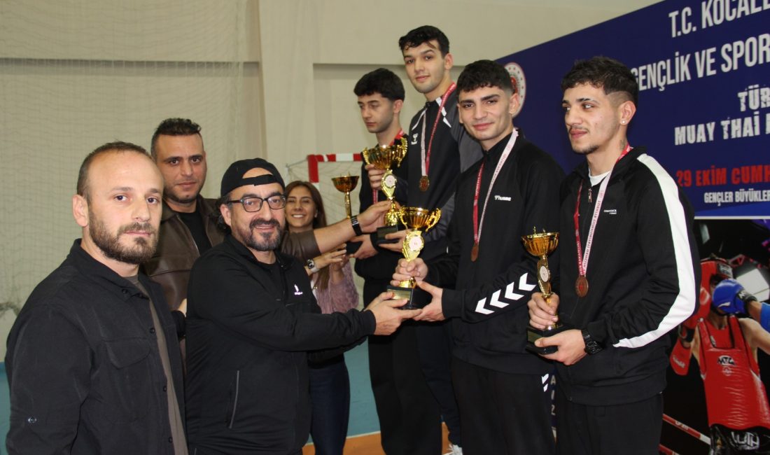 Dilovası'nda 8 ilden 253 sporcu, 2 günde 174 maç yaptı.