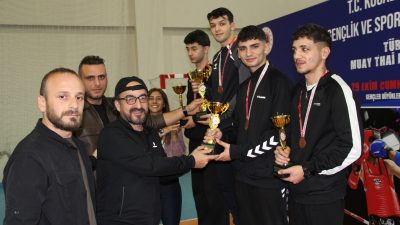 Dilovası'nda 8 ilden 253 sporcu, 2 günde 174 maç yaptı.