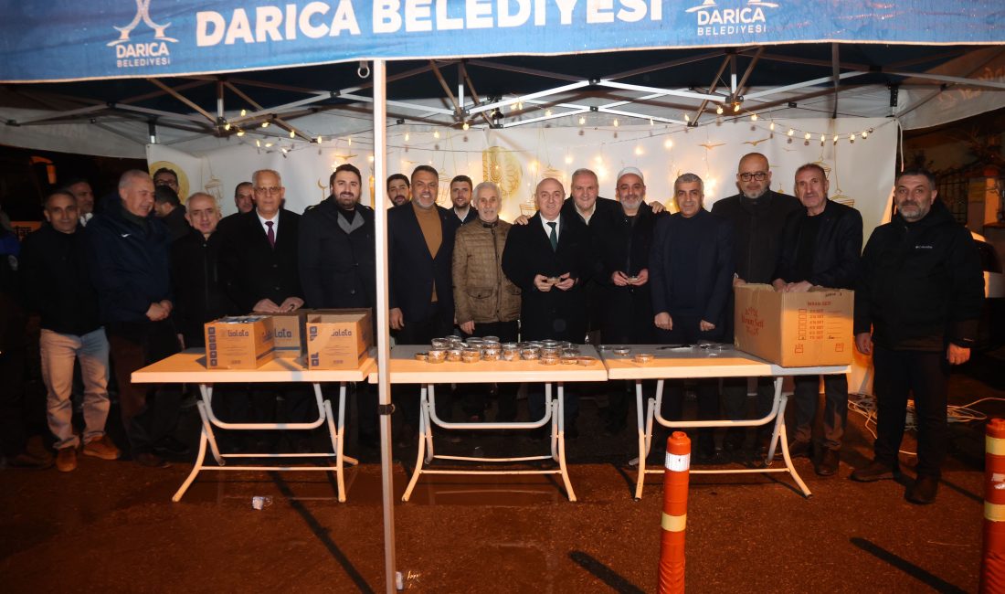 Darıca’da Ramazan-ı Şerif’in ilk teravih namazı, yoğun katılımla eda edildi.