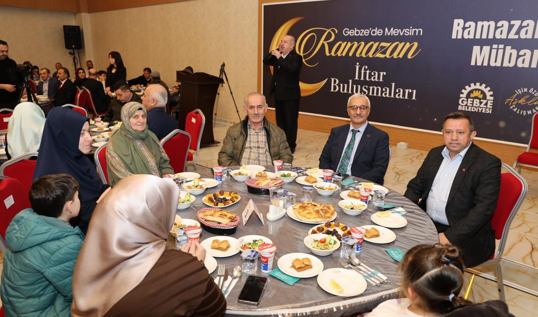 İlçede düzenlenen iftar programında Başkan Zinnur Büyükgöz, şehit aileleri ve