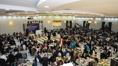 Gebze Belediyesi personeli, düzenlenen personel iftar programında bir araya geldi.