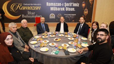 Gebze'de Mevsim Ramazan kapsamında düzenlenen iftar programında Gebze Belediyesi, özel