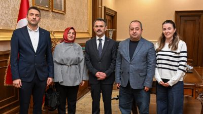 Kocaeli Glutensiz Yaşam Derneği Kocaeli Valisi İlhami Aktaş'ı ziyaret etti.