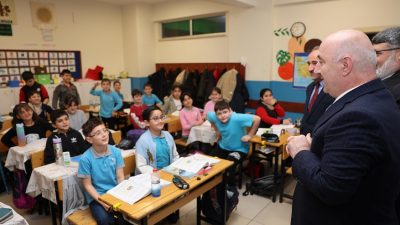 Darıca Belediye Başkanı Muzaffer Bıyık, her hafta pazartesi günü farklı