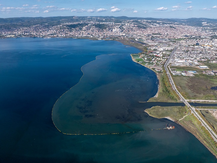 Kocaeli Büyükşehir Belediyesi’nin Avrupa’da örnek gösterilen İzmit Körfezi Dip Çamuru