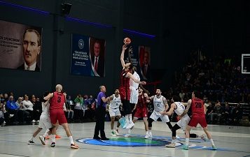 Türkiye Basketbol Ligi’nin 29. hafta karşılaşmasında sahasında Gaziantep Basketbol’u konuk