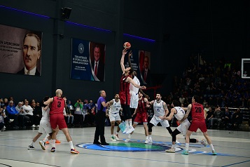 Türkiye Basketbol Ligi’nin 29. hafta karşılaşmasında sahasında Gaziantep Basketbol’u konuk