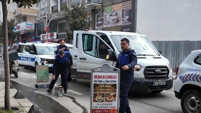 Çayırova Belediyesi Zabıta Müdürlüğü ekipleri, ilçe genelindeki ana caddelerde güvenli
