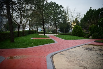 Çayırova Belediyesi Park ve Bahçeler Müdürlüğü’ne bağlı ekipler, ilçe genelindeki