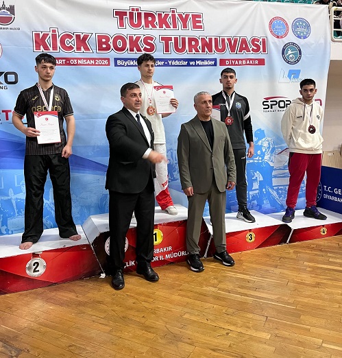 Çayırova Belediyesi Eğitim Spor Kulübü Kick Boks branşı sporcuları, 26-29