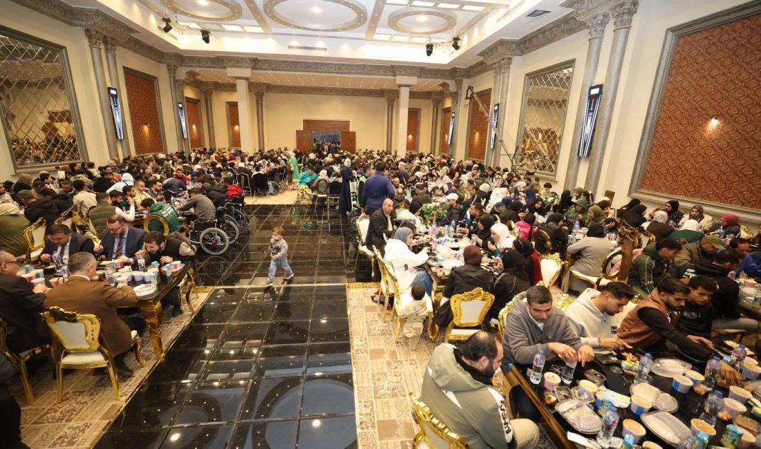 Kocaeli Büyükşehir Belediye Başkanı Tahir Büyükakın, Kardeşlik Sofraları’nın sonuncusunun kurulduğu