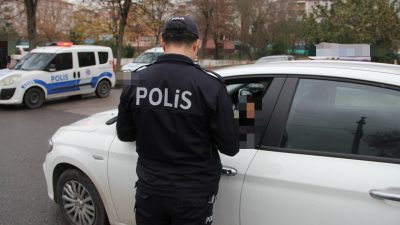 Polis bugün Gebze’de okul çevresini “güvenli okul” kapsamında denetledi