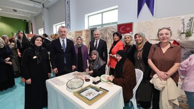 Kocaeli Büyükşehir Belediyesi’nin Halk Üniversitesi KO-MEK, beşinci ilçe sergisini Gebze’de