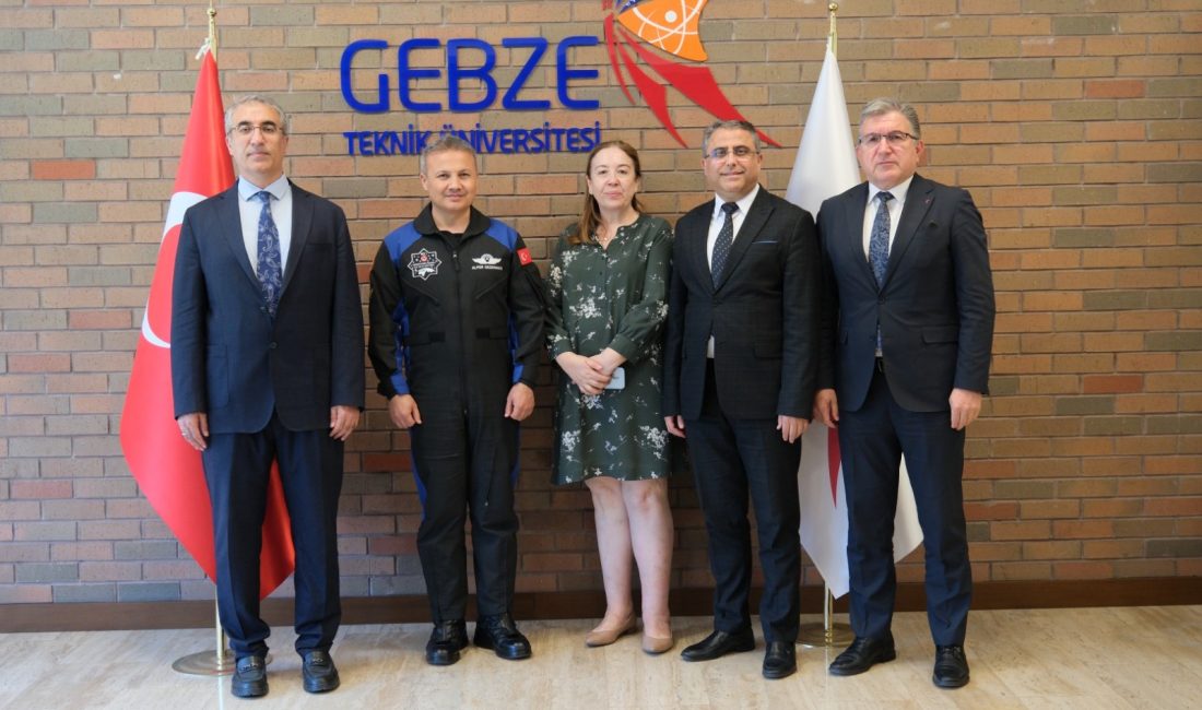 Gebze Teknik Üniversitesi'ne konuk olan ilk Türk astronot Alper Gezeravcı,