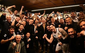  Türkiye Basketbol Ligi'ndeki şampiyonluk serüvenine devam eden Çayırova Belediyesi, ligin