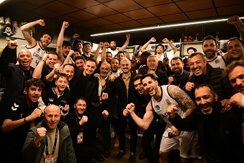  Türkiye Basketbol Ligi'ndeki şampiyonluk serüvenine devam eden Çayırova Belediyesi, ligin