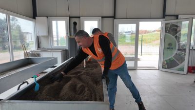 Çayırova Belediyesi’nin geçtiğimiz Ekim ayında faaliyete aldığı kompost üretim tesisi,