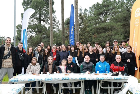 Gebze Belediyesi tarafından Dünya Sağlık Haftası kapsamında düzenlenen etkinlikte vatandaşlar
