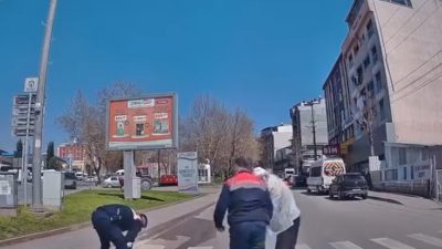 Gebze İnönü Mahallesi’nde bulunan Eşref Bitlis Parkı önündeki yaya geçidinde