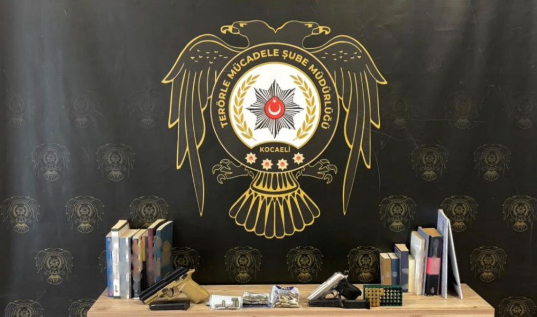 İstanbul Beşiktaş’ta bulunan Yapı Kredi Plaza önündeki polis noktasına 7