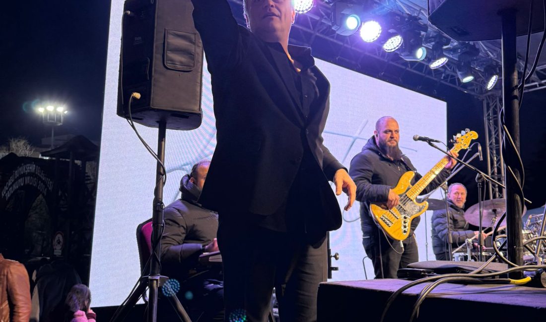 Gebze Trabzonlular Derneği tarafından düzenlenen Hamsi Festivali, ünlü sanatçı Kutsi’nin