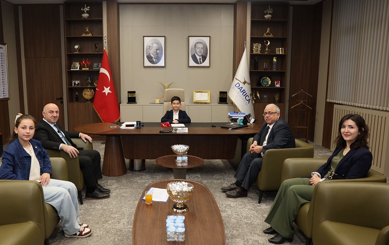 Darıca’da 23 Nisan Ulusal Egemenlik ve Çocuk Bayramı kapsamında temsili