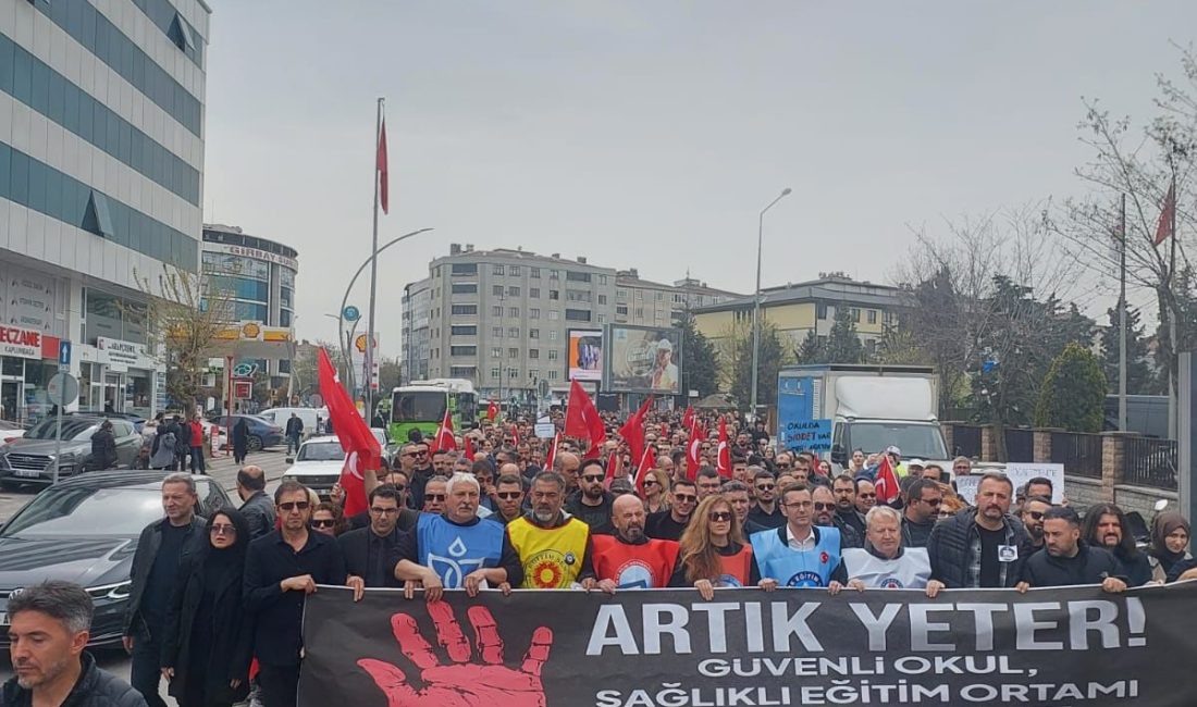 Gebze'de Hürriyetçi Eğitim Sen  