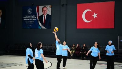 Çayırova Belediyesi’nin bilgi evleri velileri ve kursiyerlerinin katılımlarıyla gerçekleştirilen Çayırova’nın