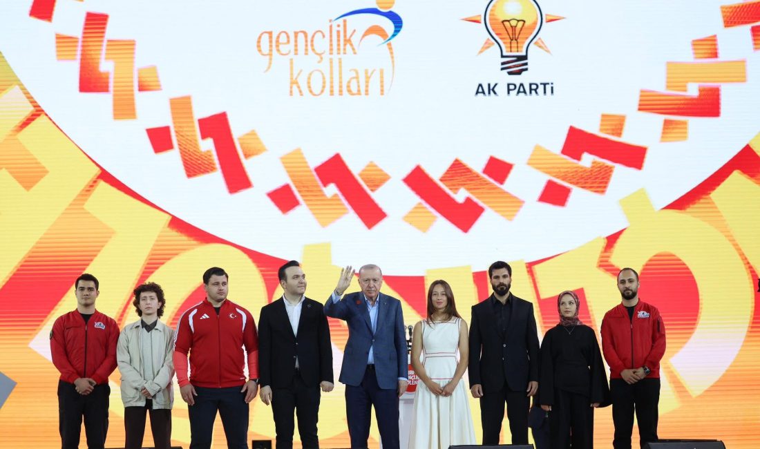 Cumhurbaşkanı Recep Tayyip Erdoğan, AK Parti Genel Merkez Gençlik Kolları