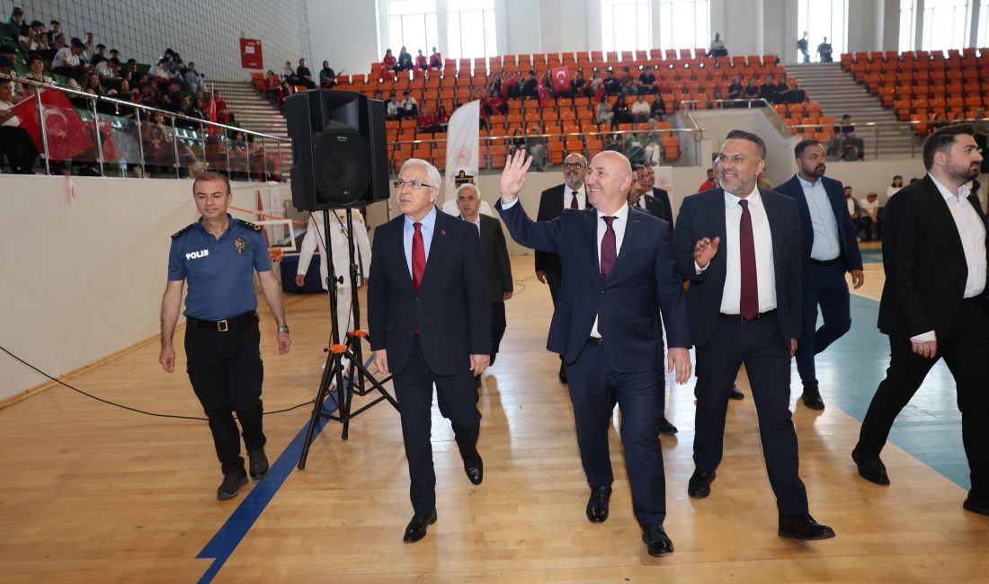 Darıca’da  bugün  gerçekleştirilen 19 Mayıs Gençlik ve Spor Bayramı’nın 107.