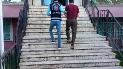 Polis aranan şahıslara yönelik yürüttüğü çalışmalar kapsamında, göçmen kaçakçılığı suçundan