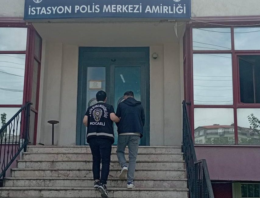 Hakkında 5 yıl kesinleşmiş hapis cezası bulunan 1 hükümlü polis