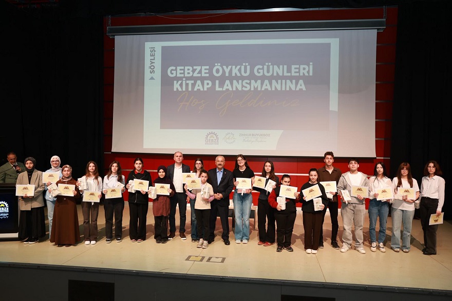 Bizim Yazarlar Kitap Tanıtım Günleri’nin üçüncüsü GKM Fuaye Alanı’nda başladı.
