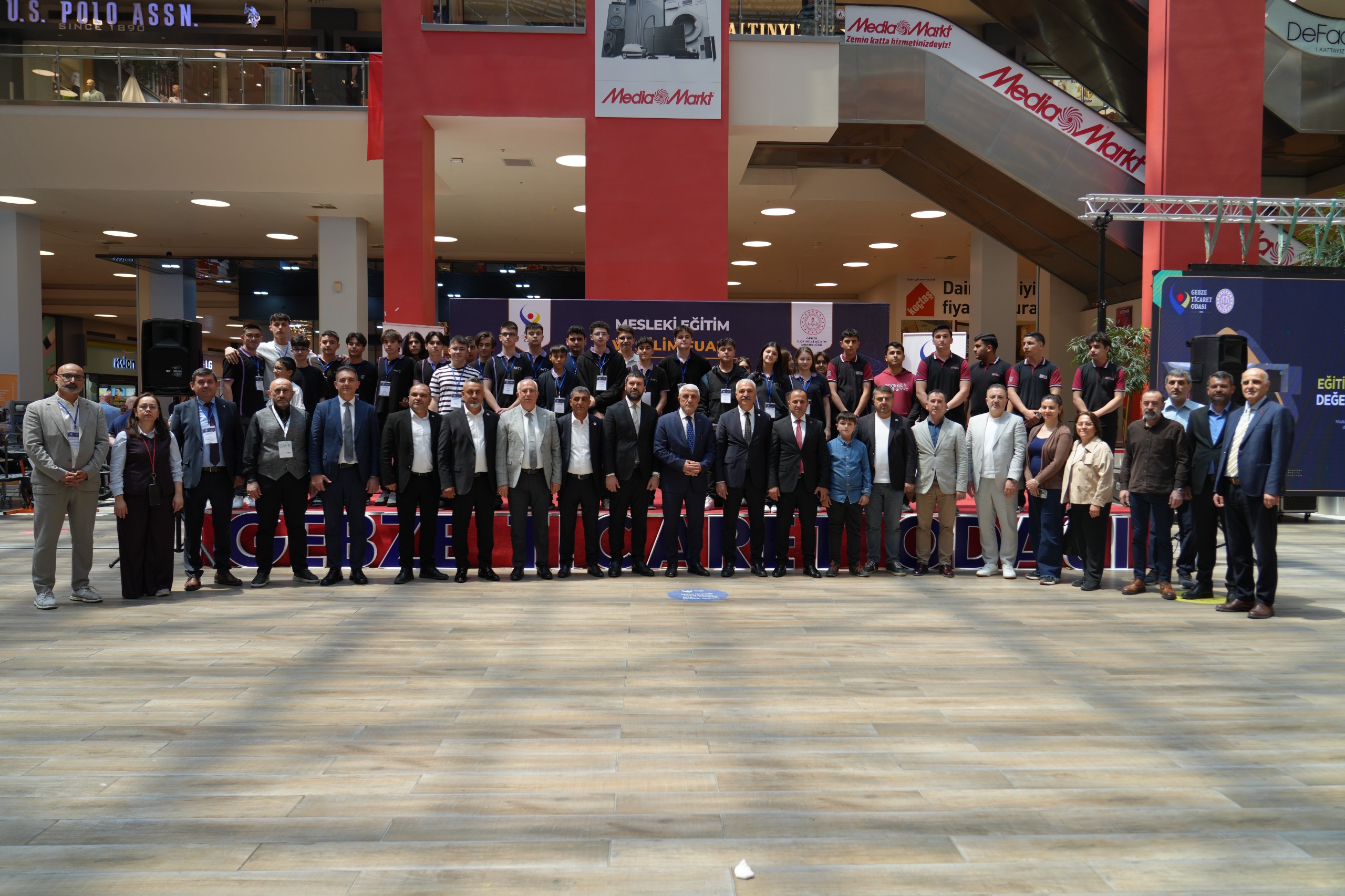 Gebze Ticaret Odası öncülüğünde düzenlenen Mesleki Eğitim ve Bilim Fuarı’nın