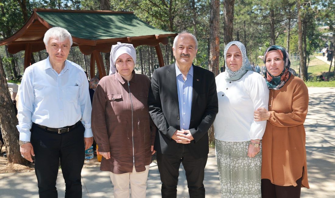 Gebze 

Başkan Zinnur Büyükgöz, Gebze’ye kazandırılan yeni yaşam alanlarından Pelitli