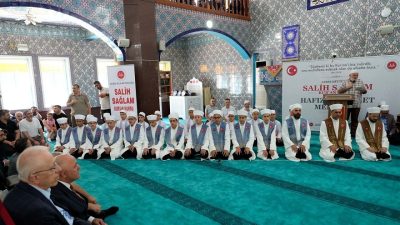 Gebze Müftülüğü Salih Sağlam Kur'an Kursunda hafızlık eğitimlerini başarıyla tamamlayan