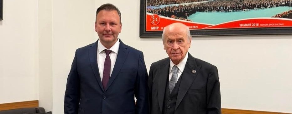 

Milliyetçi Hareket Partisi (MHP) Kocaeli İl Başkanlığı’nda bayrak değişimi ve