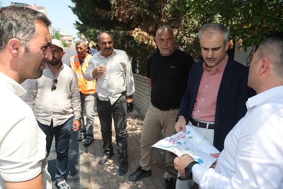Çayırova Belediye Başkanı Bünyamin Çiftçi, Özgürlük Mahallesi’nde yapımı devam eden