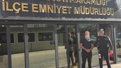 Hakkında 11 yıl  6 ay hapis cezasıyla aramalı olan 1