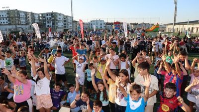 


Darıca Belediyesi’nin düzenlediği Yaz Spor Okulları’nda 3 bin 300 çocuk,