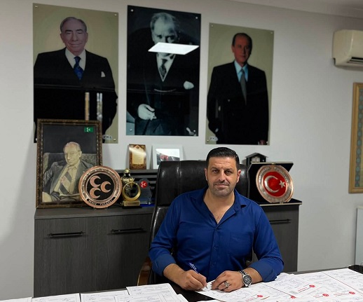 MHP Darıca İlçe Başkanı Yavuz Furunci, ilçe teşkilatında gerçekleştirilen üye